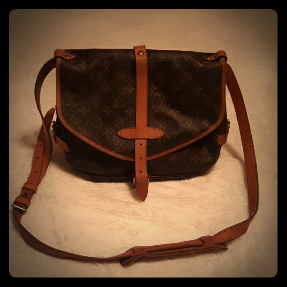 Louis Vuitton Saumur 30 Crossbody